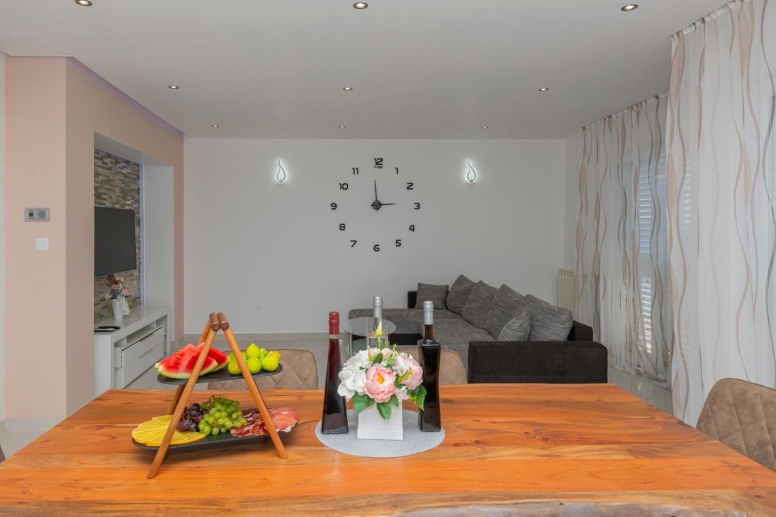 Apartments Radeljic Podstrana Kamer foto